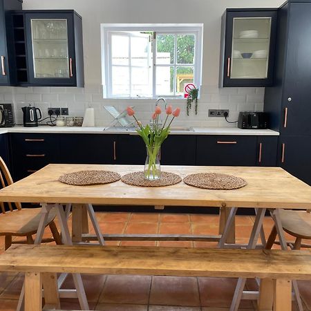 Nomihomes-Otis House-Free Parking X 2-Central -10Ppl เอ็กซิเตอร์ ภายนอก รูปภาพ